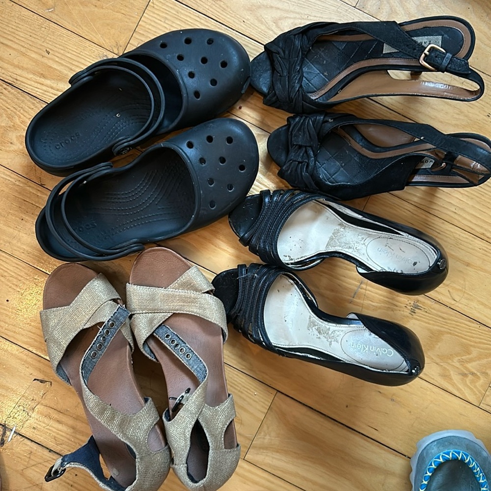 Lot of women’s summer shoes size 6
